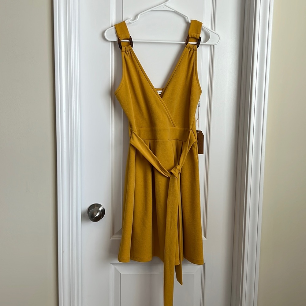 Cute yellow boutique dress